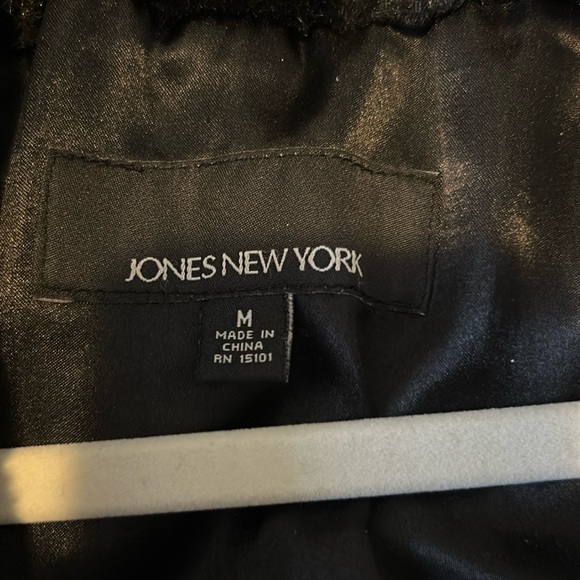 Jones New York Faux fur coat. - Picture 2 of 6